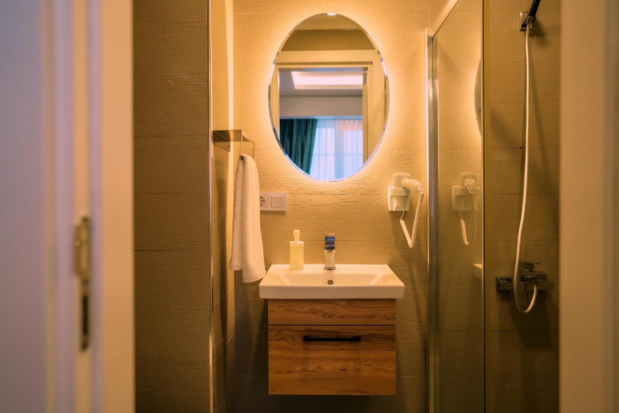 Taksim Santa Lucia Hotel Стамбул Экстерьер фото